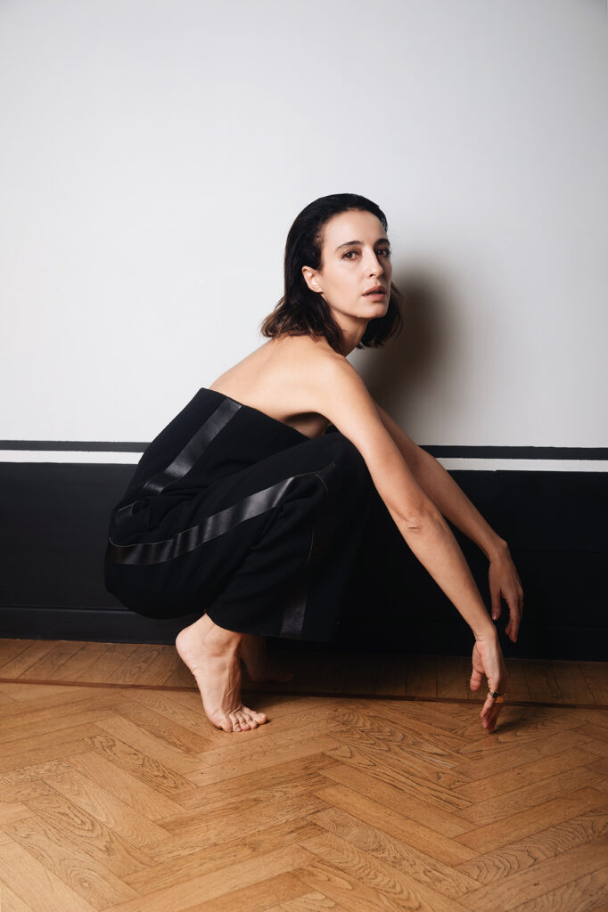 Non solo beauty routine: Astrid Meloni si svela tra fascino e autenticità 1 3