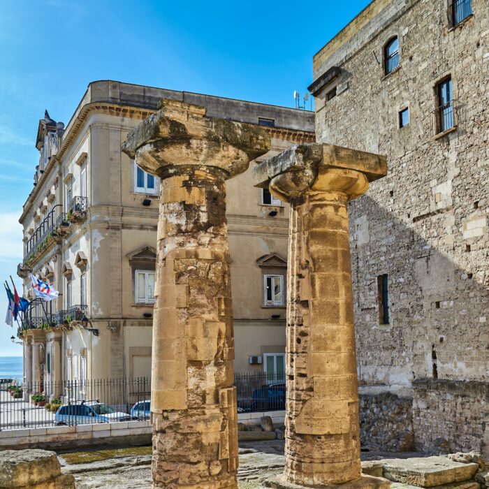 Taranto, la signora del Sud che non chiede permesso 5 shutterstock 2311738169