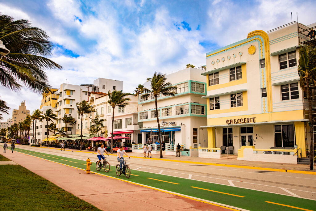 MIAMI BEACH. È un insieme di isole a est della città, la zona più famosa