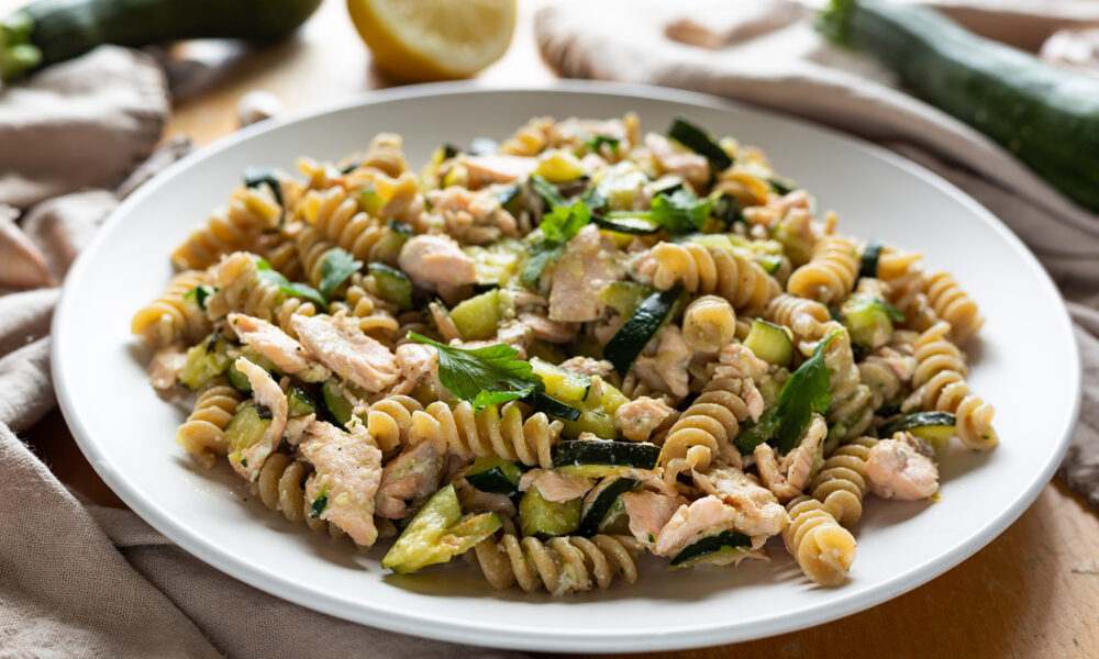 Un mare di sapori: 5 ricette di pesce per ogni occasione 1 shutterstock 2008463627 fusilli