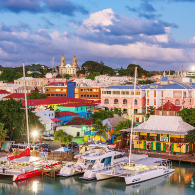 Antigua, l'isola che insegna al colore la felicità 4 La capitale, St John’s.