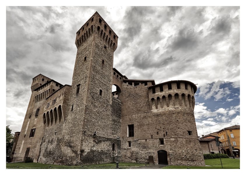 Spring Escape sui Colli Bolognesi e in Maremma: borghi, sapori e acque termali 2 Rocca di Vignola nuvole