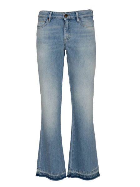 Blue Revolution: il jeans diventa manifesto di stile 12 Svasato arricchito da lavorazioni e una delicata sfrangiatura sul fondo P.S. Dont forget me E267