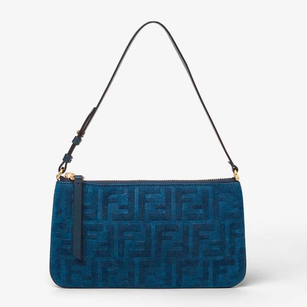 Blue Revolution: il jeans diventa manifesto di stile 29 borsa FENDI