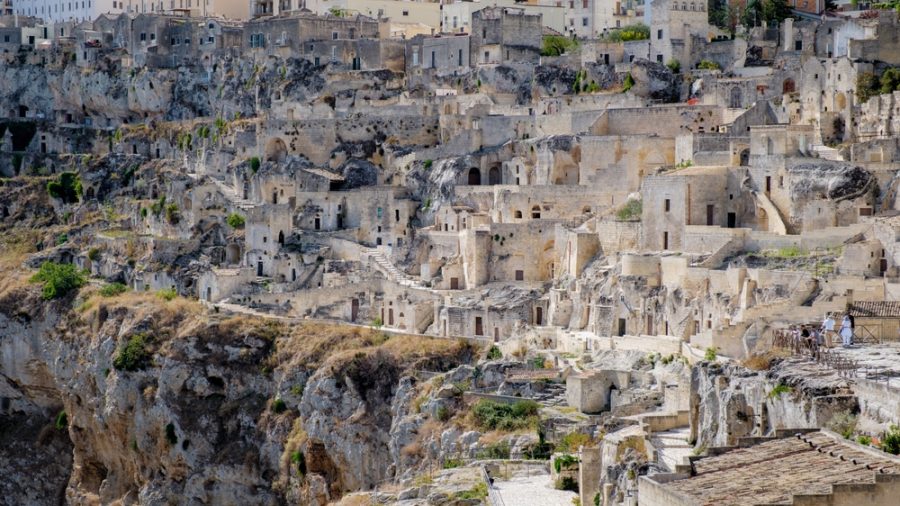 Dalla roccia al cielo: viaggio in Basilicata tra Matera e borghi verticali 5 shutterstock 2533820817