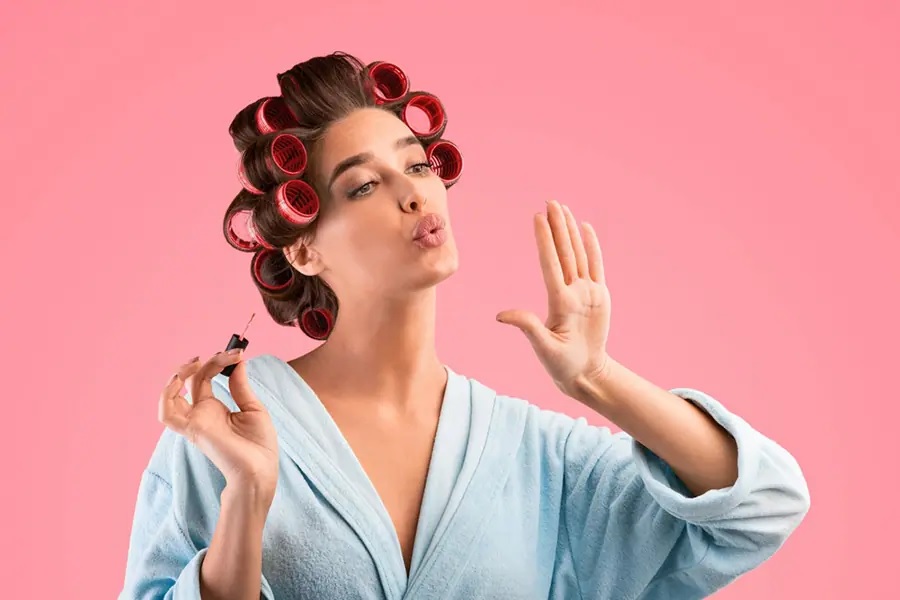 Unghie corte e chic: i segreti e gli smalti per valorizzarle al massimo unghie corte