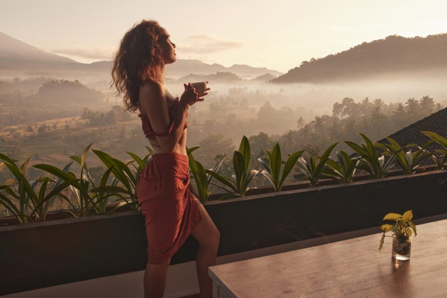 Digital detox di mezza estate: le 5 regole d'oro per staccare dallo smartphone durante le vacanze 2 shutterstock 2279447549