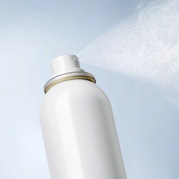 Mai più capi stropicciati: la routine salva-tempo per il rientro in ufficio 1 shutterstock 2470706349 mod
