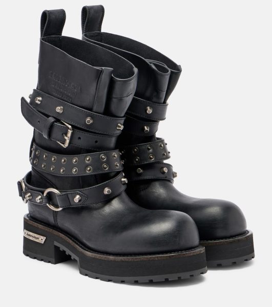 Il ritorno degli stivali: alti, texani o combat boot? La guida agli abbinamenti per ogni silhouette 16 Balenciaga Anfibi biker Venom City