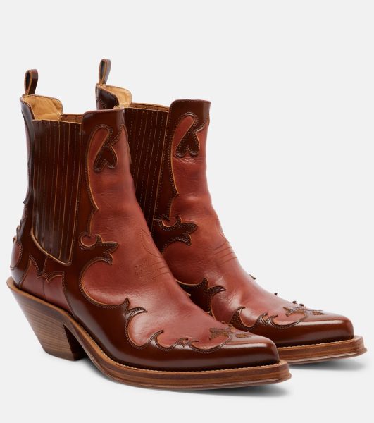 Il ritorno degli stivali: alti, texani o combat boot? La guida agli abbinamenti per ogni silhouette 14 Gabriela Hearst Stivali texani Cassidy in pelle