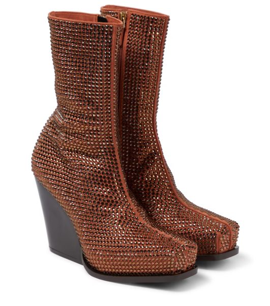 Il ritorno degli stivali: alti, texani o combat boot? La guida agli abbinamenti per ogni silhouette 13 Stella McCartney Stivaletti texani con cristalli